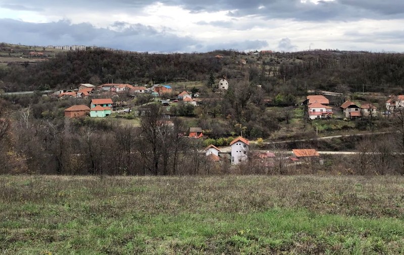 Proprietar oferă 10.000 de euro recompensă celui care îi găsește cumpărător pentru casa lui dintr-un sat din Serbia