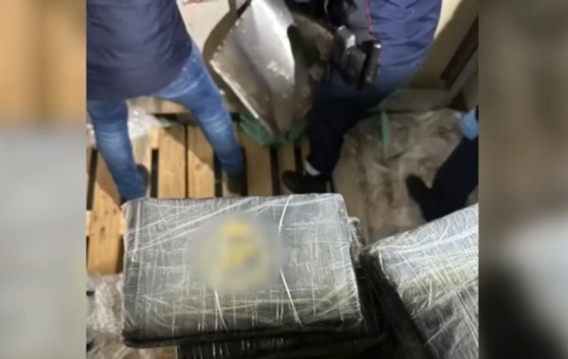 Ce a cerut un șofer român de TIR, după ce a fost prins cu aproape jumătate de tonă de cocaină în camion și sume mari de bani cash în cabină, în Franța