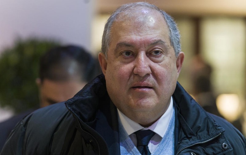 Președintele Armeniei are COVID-19. Armen Sarkissian s-a izolat la Londra, acolo unde a petrecut Anul Nou