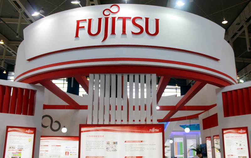 Fujitsu își vinde divizia de telefoane către un fond de investiții