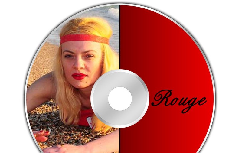 Rouge îşi "cântă" viaţa într-un album