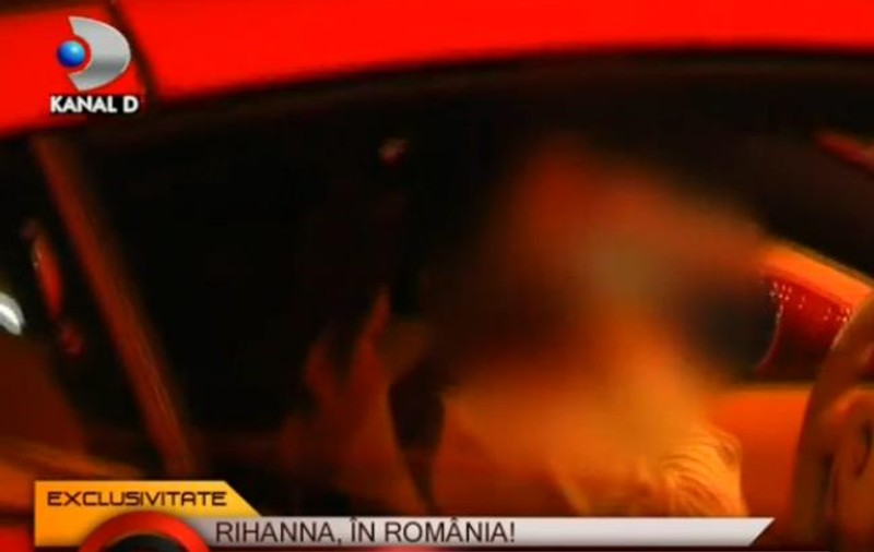 Imagini incendiare în premieră! Adi Minune, surprins cu Rihanna ... într-un restaurant din București!