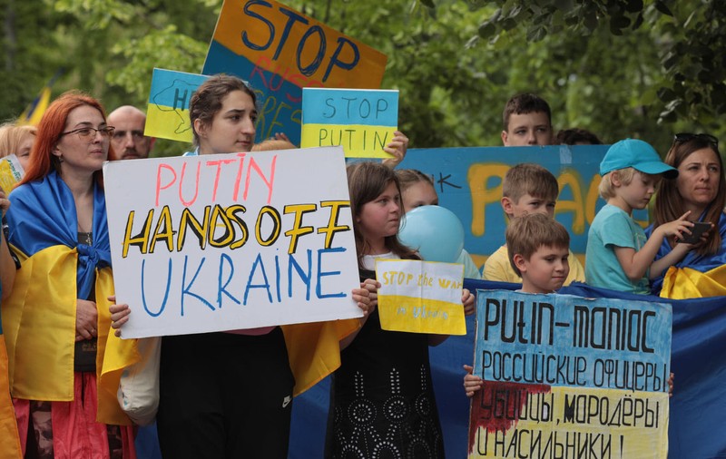 Nou protest împotriva războiului din Ucraina, în fața Ambasadei Rusiei la București