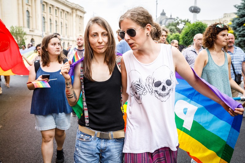 Georgiana și Cătălina la parada gay din 2018