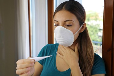 Febra, un simptom foarte întâlnit în cazurile de coronavirus. Foto: 123rf