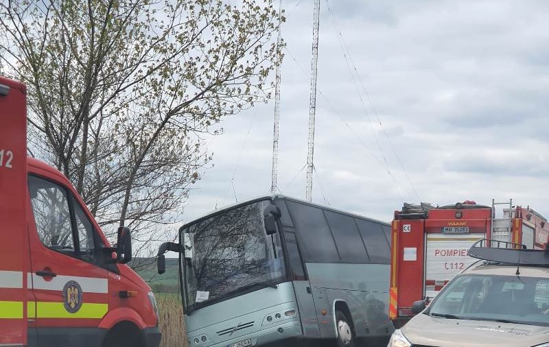 Încă un accident în care a fost implicat un autocar cu copii. În Iași a fost activat planul roșu de intervenție