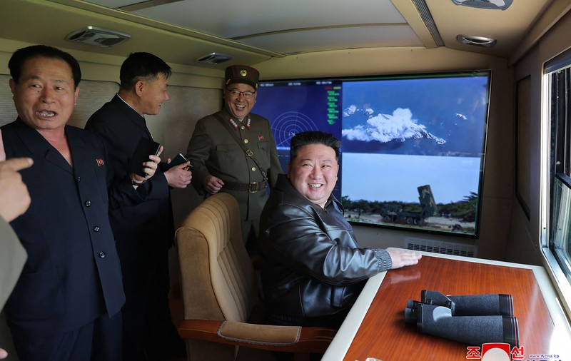 Coreea de Nord anunță că a lansat o rachetă balistică spre Marea Japoniei şi promite întărirea „mai rapidă” a forţei sale nucleare