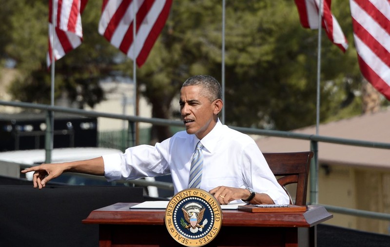 BARACK OBAMA a îmbrăţişat şi PUPAT două asistente care au îngrijit BOLNAVI DE EBOLA
