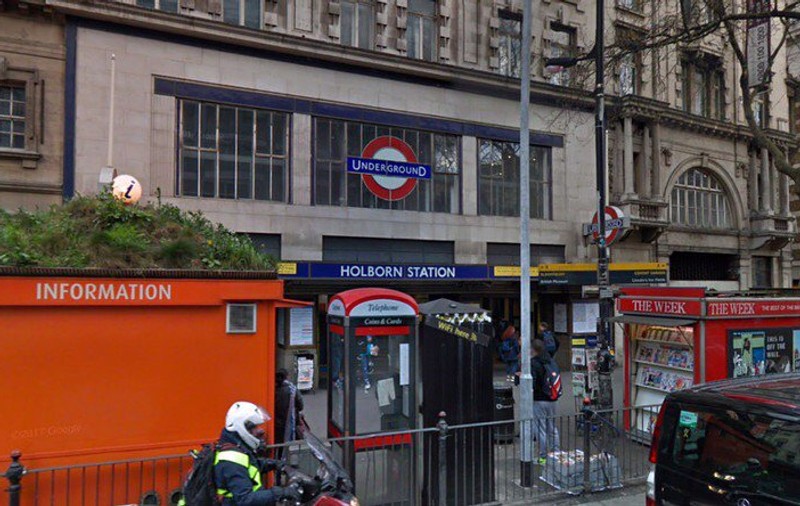 VIDEO| Încă un incendiu la metroul din Londra. Mii de pasageri evacuați din stația Halborn