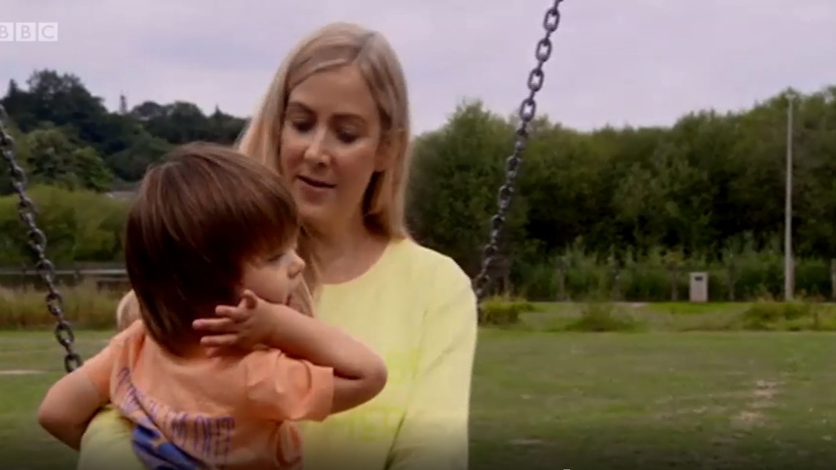 Prezentatoarea BBC Rachael Bland a murit, după ce a anunțat recent că mai are doar câteva zile de trăit