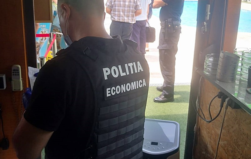Petrecere cu 50 de persoane la un restaurant din Slatina, oprită de poliţişti. Patronul a fost amendat cu 3.000 de lei