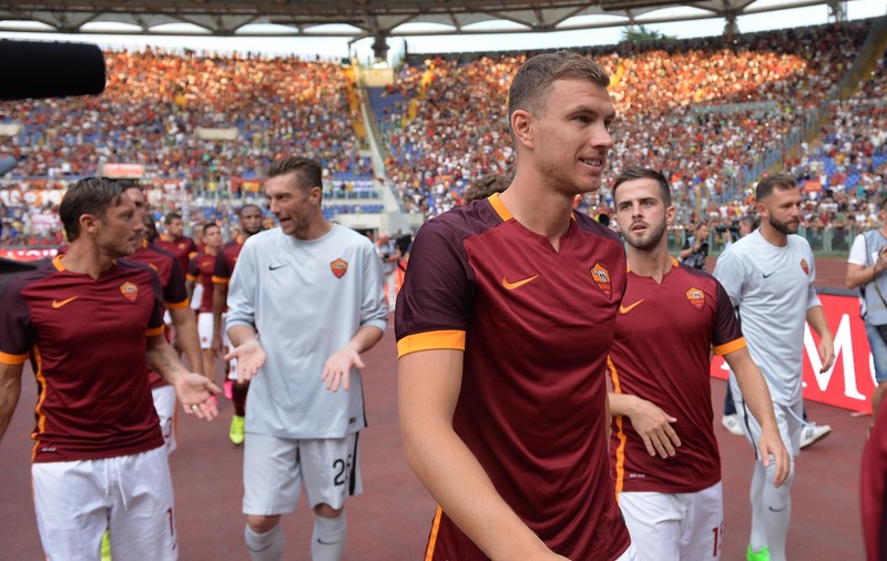 AS Roma și-a prezentat lotul pentru noul sezon! Bogdan Lobonț și-a schimbat look-ul, nu și statutul! ^A fost ignorat și la meciul de prezentare / GALERIE FOTO & VIDEO