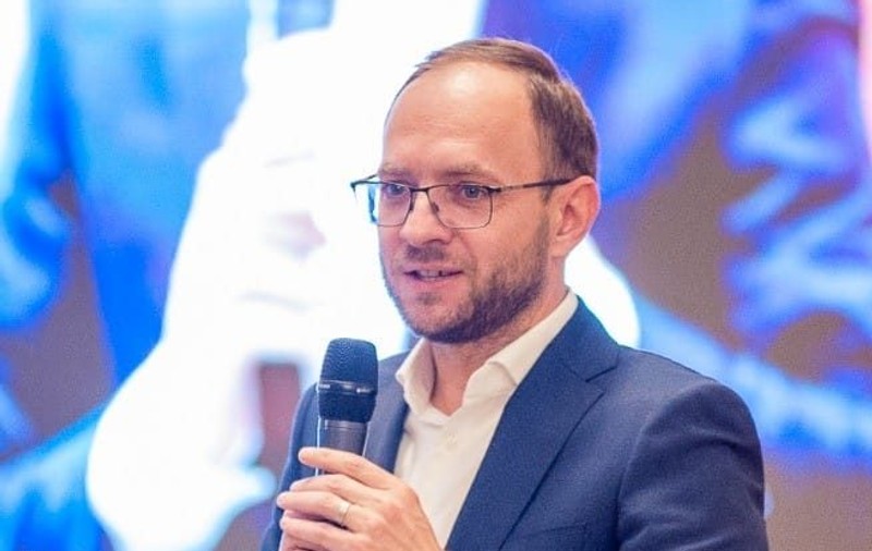 Primarul Botoşaniului, trimis în judecată după ce a dat unei femei subiectele la un concurs pentru postul de consilier