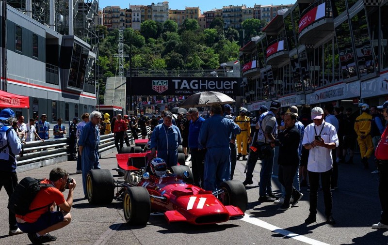 Un pilot a distrus un Ferrari din 1969 după un accident spectaculos pe circuitul din Monaco