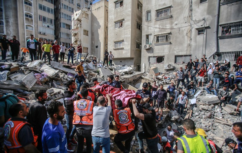 Încă o zi de bombardamente în Fâșia Gaza. Zeci de morți, printre care și mai mulți copii