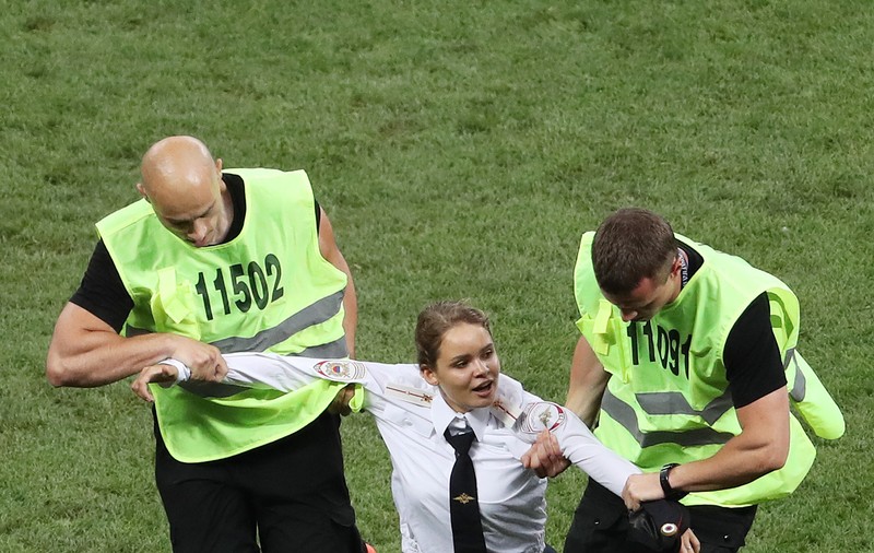 Incidentele de la finala Cupei Mondiale, revendicate de Pussy Riot / FOTO