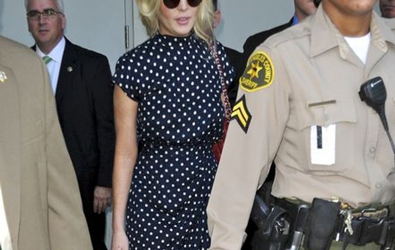Lindsay Lohan a ieşit din puşcărie după doar 5 ore. Oare de ce a scăpat aşa ieftin?