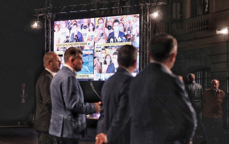 REPORTAJ VIDEO PSD fără Gabriela Firea. Cum a arătat noaptea alegerilor la PSD, ca un sol al dezbinării care se anunță deja