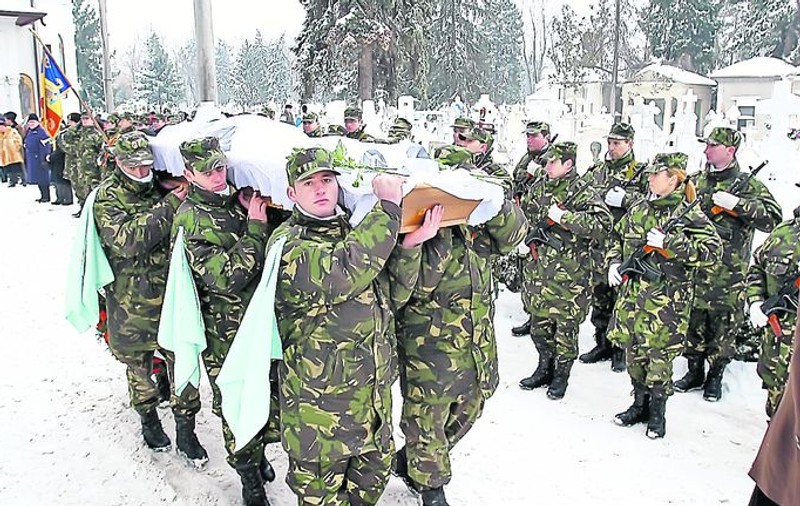 Înmormântată cu onoruri militare!
