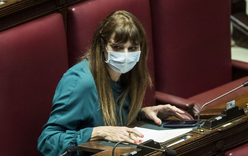 Maria Teresa Baldini, deputat Forza Italia, cere vaccinarea cu prioritate a badantelor, multe dintre ele românce: „Lucrează în condiții de risc sporit”