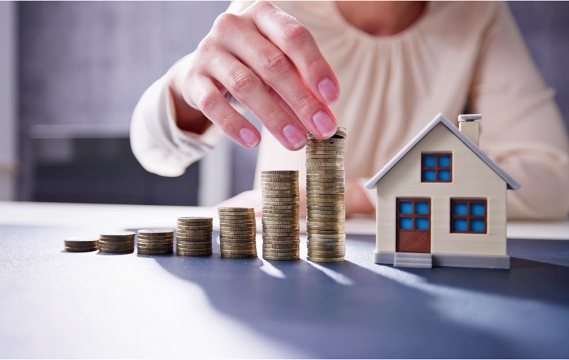 Trucul la care pot apela românii pentru a-și scădea ratele la creditele imobiliare, după creșterea dobânzilor