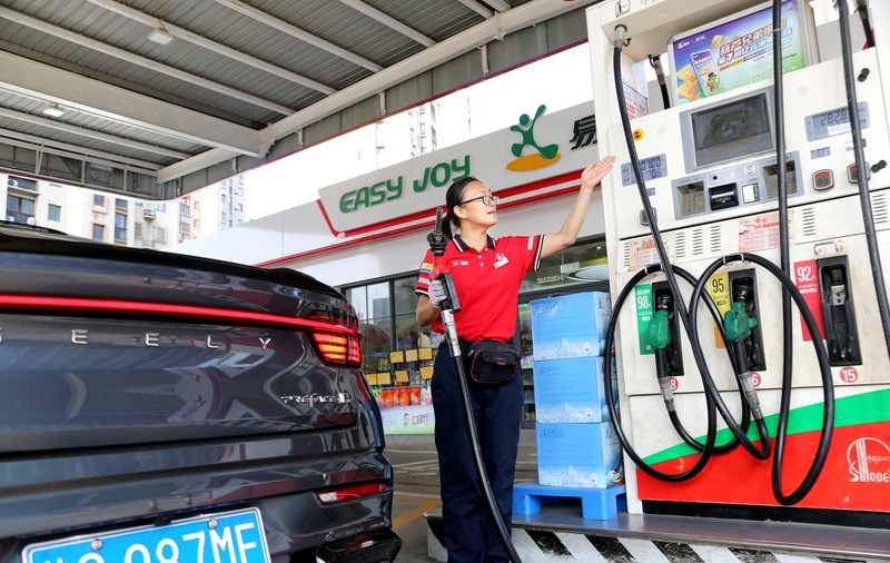 Preţurile petrolului au scăzut vineri cu mai mult de 2%: „Economia din SUA este în declin”