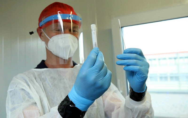Rezultatele testării în masă a populației din Slovacia, anunțate de premier: Rata infectării cu coronavirus s-a redus la jumătate