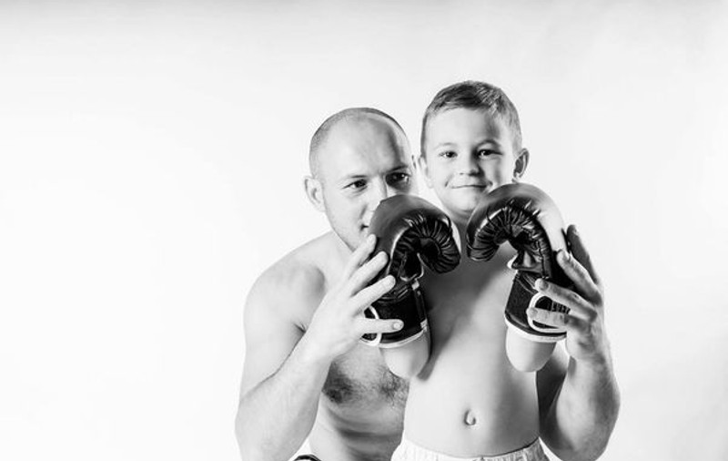 Fostul campion mondial la box profesionist, Adrian Diaconu, vrea să devină promotor pentru propriul fiu