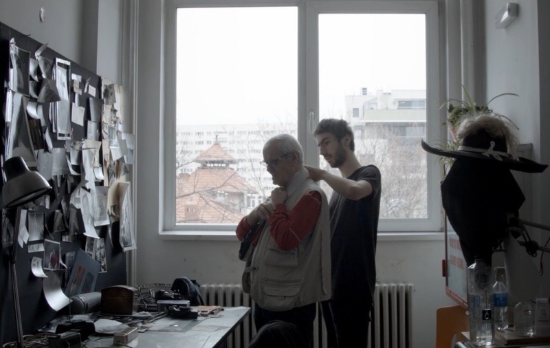 „Mă plimb cu umbra după mine”. Omagiul cinematografic al unui fost student pentru profesorul său de la UNATC, „nea Jorj” - interviu