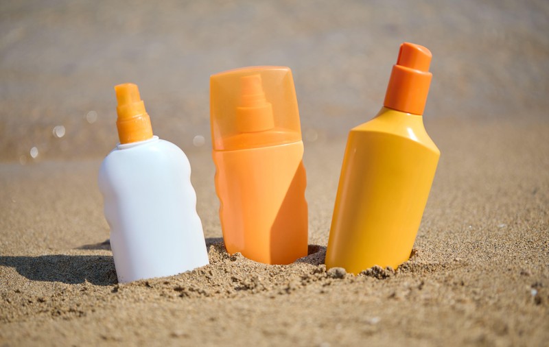 Cea mai bună protecție împotriva soarelui, nici crema cu SPF 50, nici gelul de bronzare, spun dermatologii: „Moda nu este mai importantă decât sănătatea”
