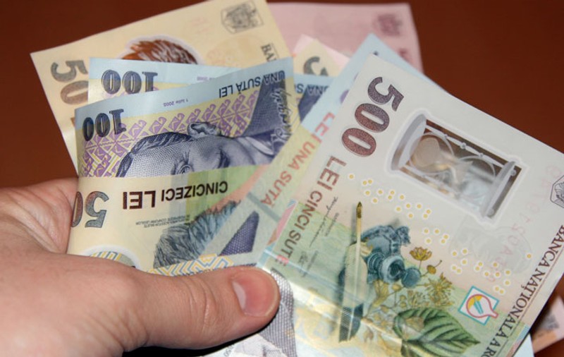 Mărirea salariului minim, la pachet cu scumpiri la utilităţi