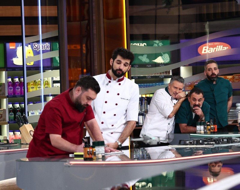 „Chefi la cuțite” 27 aprilie 2026. Invitați speciali de la Ambasada Marii Britanii, în platoul Antena 1