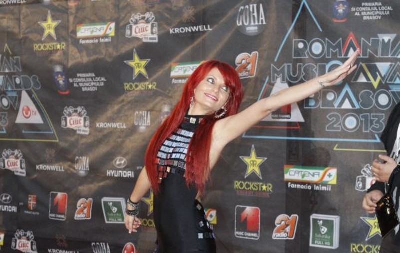 SYLVIA a plecat de la RMA, dar a cerut SĂ FIE ŢINUTĂ LA CURENT CU BÂRFELE! | FOTO