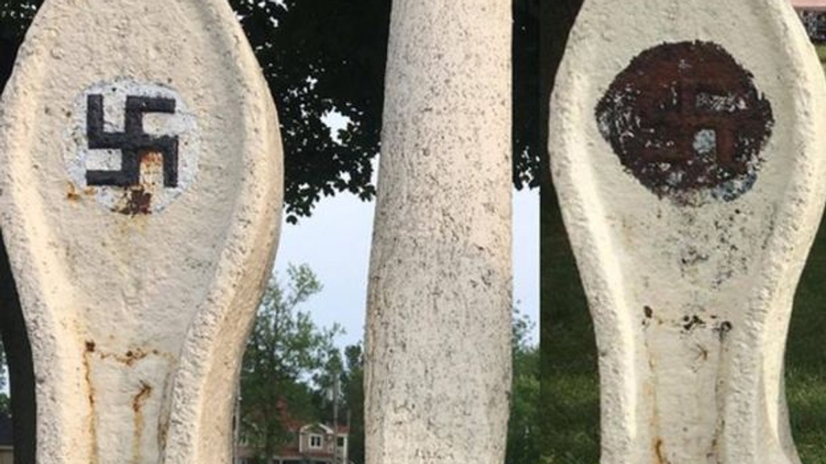 Un orășel canadian refuză să înlăture svasticile dintr-un parc