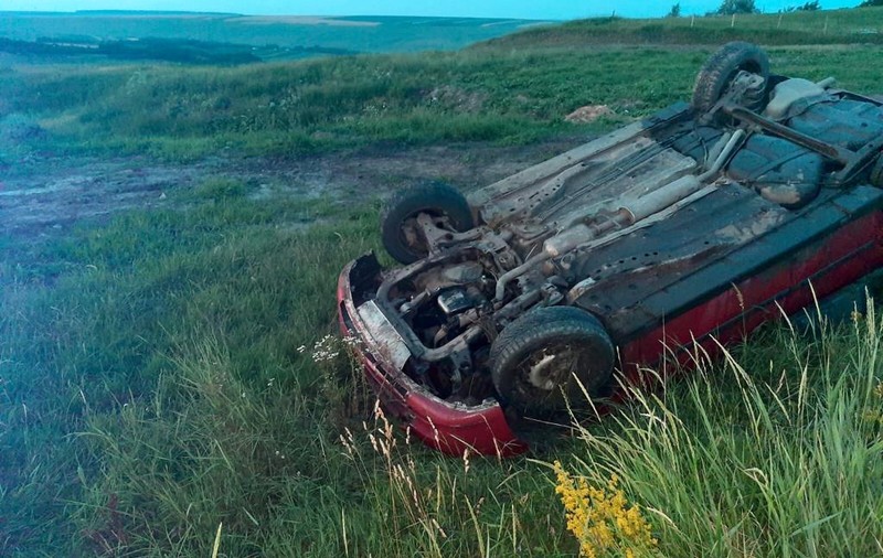 VIDEO| Urmărire ca-n filme în Botoșani. Polițist aflat în misiune, târât cu mașina de un șofer băut și fără permis