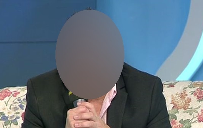 Peste două zile DIVORȚEAZĂ! EL PLÂNGE și SE TĂVĂLEȘTE