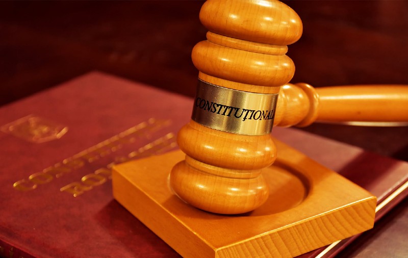 Declarațiile de interese ale soților și sintagma „persoana care are relații asemănătoare celor dintre soți” au fost declarate neconstituționale de CCR