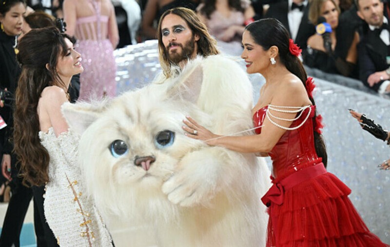 Apariții spectaculoase la Met Gala 2023. Olivia Wilde, Salma Hayek sau Rihanna, printre cele mai elegante apariții
