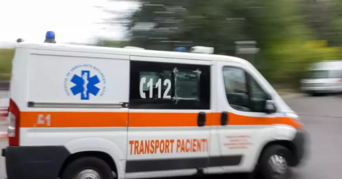 O ambulanță aflată în mișcare