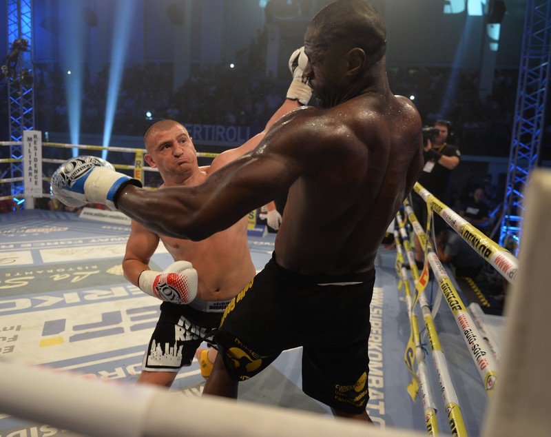 SUPERKOMBAT CONSTANȚA: Cătălin Moroșanu l-a distrus pe gigantul de 2,07 metri / REZULTATE & GALERIE FOTO & VIDEO