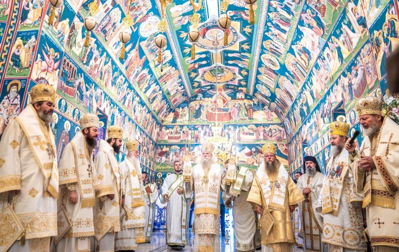 Un preot din Suceava și-a trecut biserica pe numele său și a înscris-o într-un cult din Muntenegru: „Slujbele nu aduc niciun folos sufletesc”