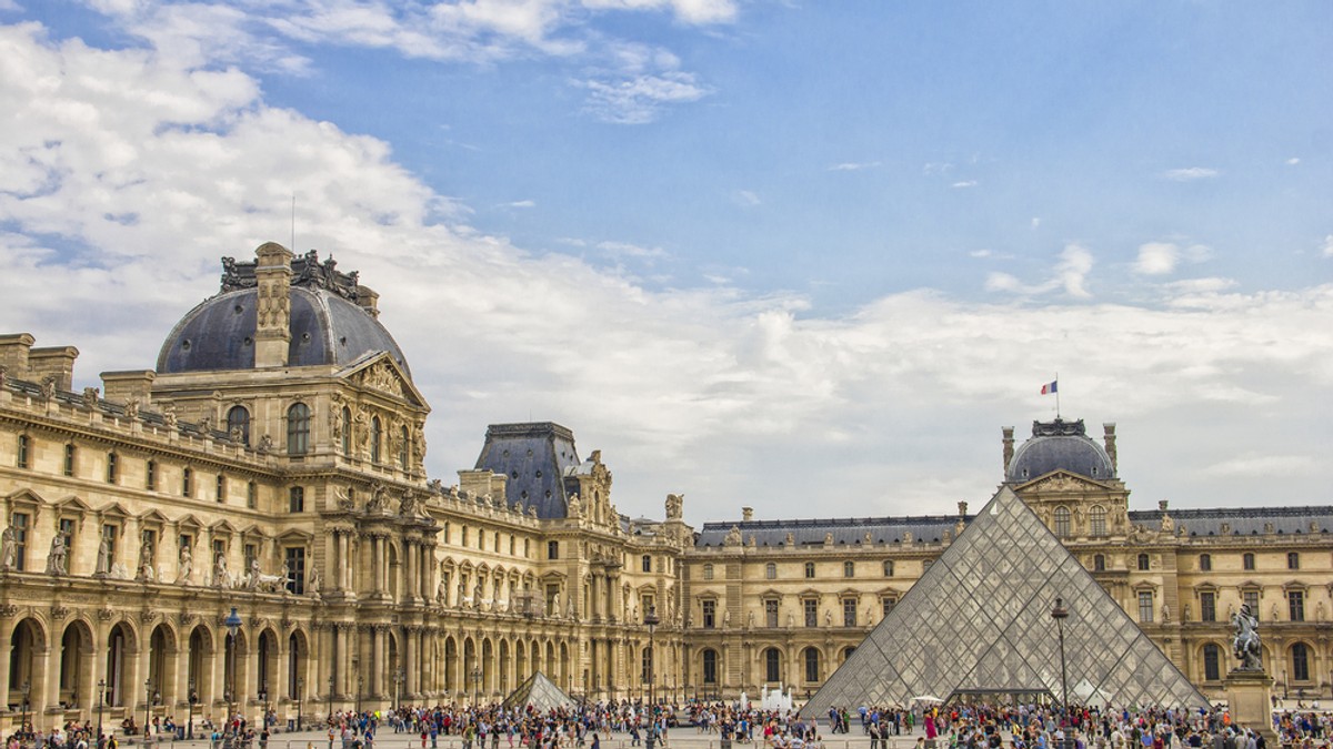Muzeul Luvru din Paris