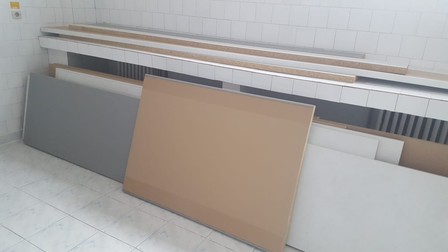 Spitalul a cumpărat blaturi pentru suprafețele de lucru, dar stau nefolosite de jumătate de an