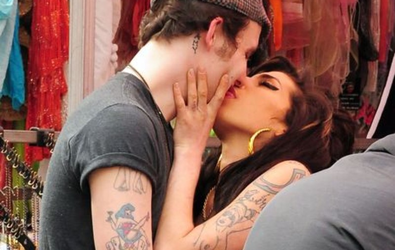 Soacra cântăreței Amy Winehouse, îngrozită: "Fiul meu se va sinucide când va afla"