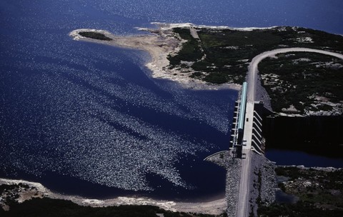 Megaproiectul hidroelectric James Bay din Canada a eliberat mercur natural în ape, otrăvind peștii și comunitățile indigene Cree. Foto: Getty Images