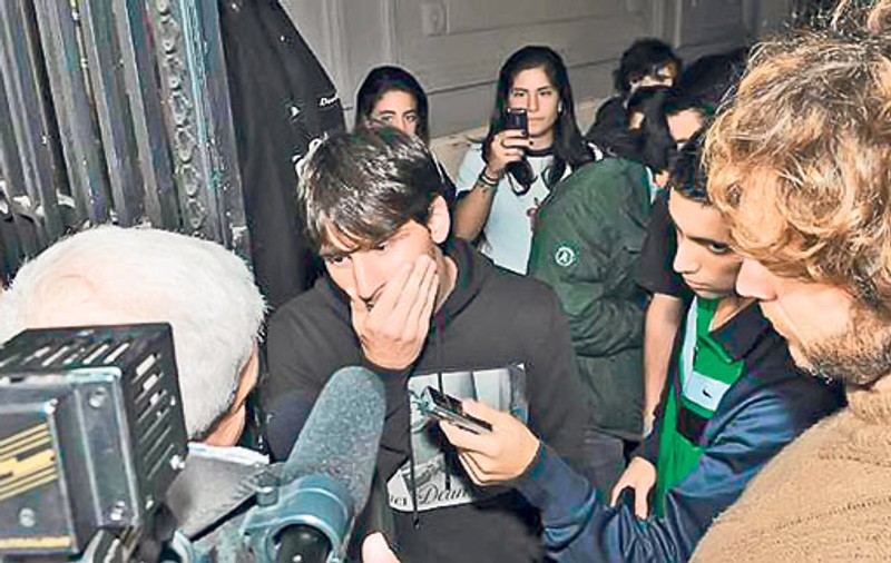 Video | Messi a primit un pumn!