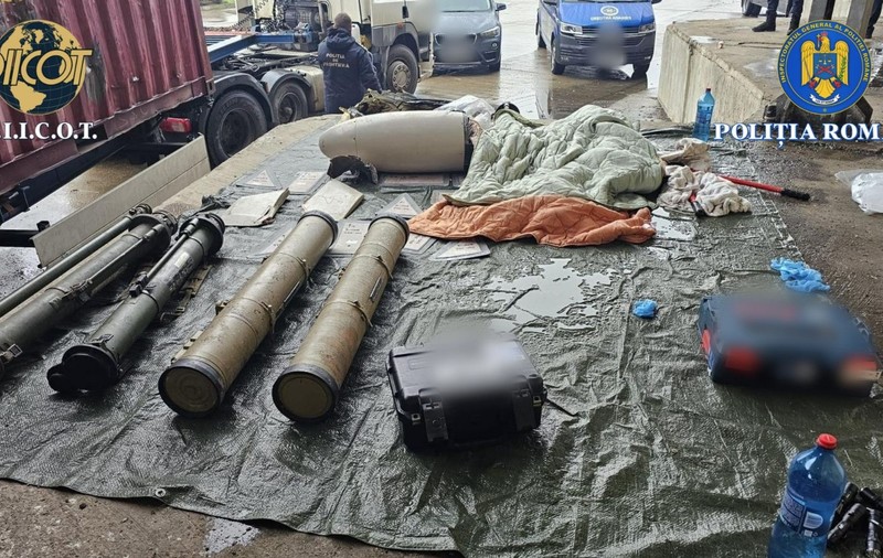 Arsenalul militar descoperit în camionul cu arme oprit în Vama Albiţa. Șoferul a fost reținut de DIICOT