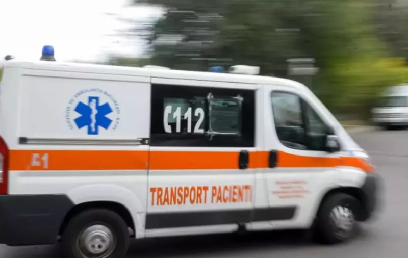 O mamă şi un copil în cărucior, spulberați de un BMW pe Șoseaua Berceni. Femeia a murit după ce a fost proiectată pe sensul opus de mers