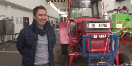 Tractorul care omoară buruienile cu apă chioară. Mașini agricole românești.