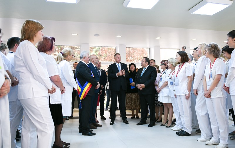 Iohannis retrage decoraţia acordată Spitalului Județean din Suceava anul trecut